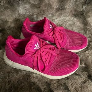 Adidas swift run pink